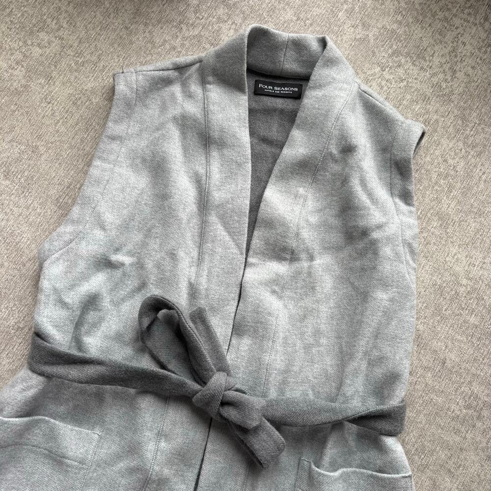 NWOT $600 Four Seasons Wool Resort Robe